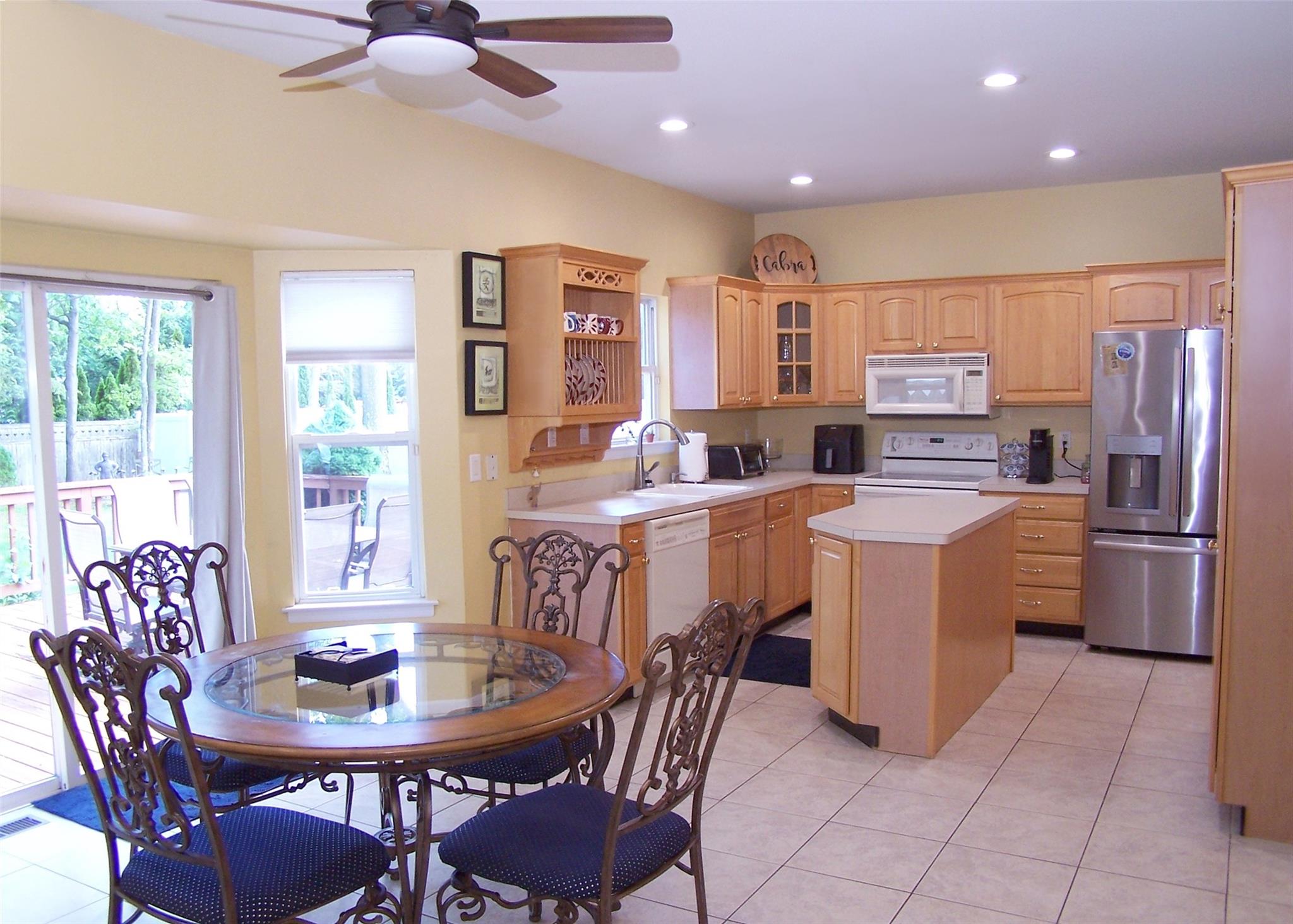 52 Summerfield Drive, Holtsville, New York image 9