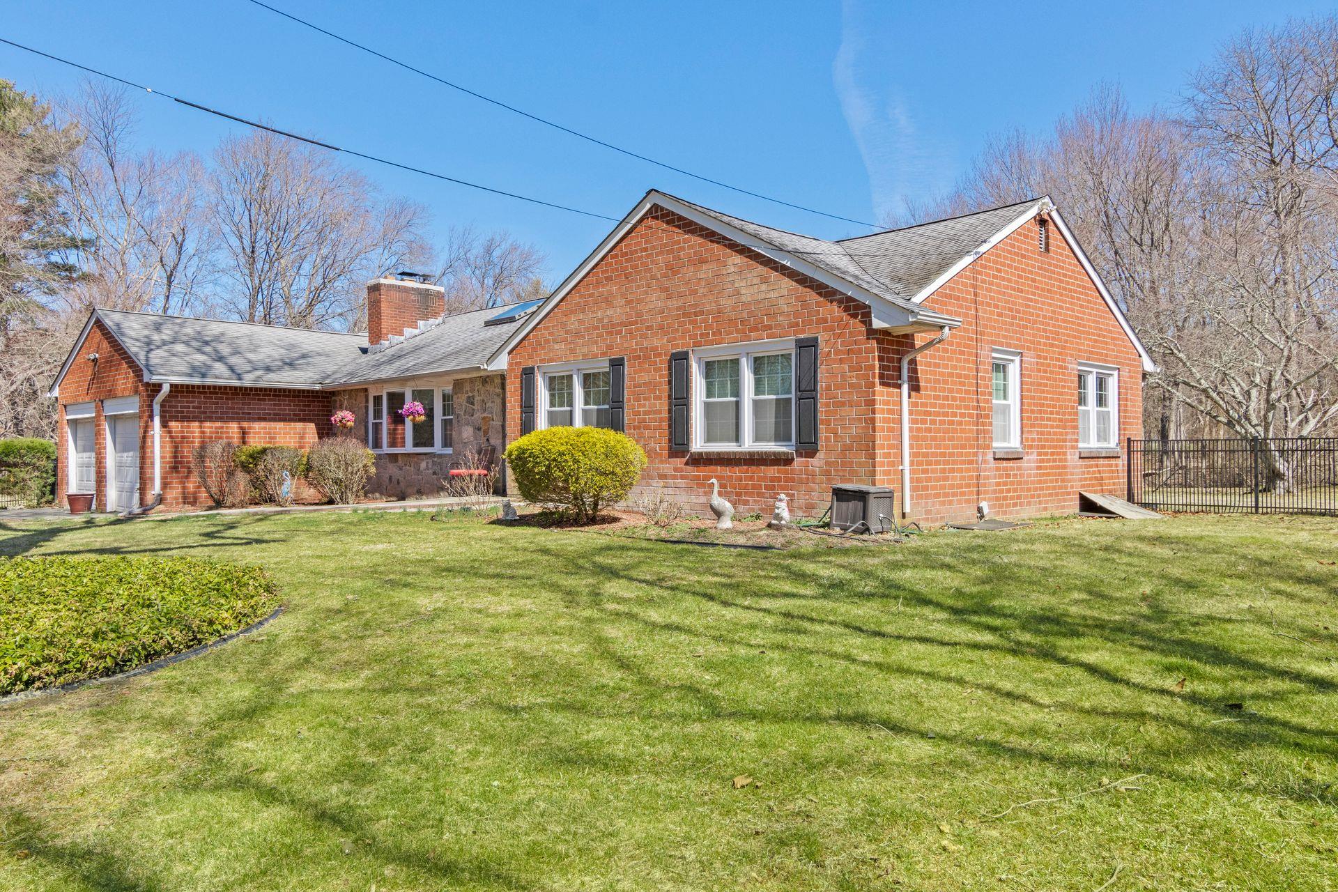 43 E Harrison Avenue, Hauppauge, New York image 2
