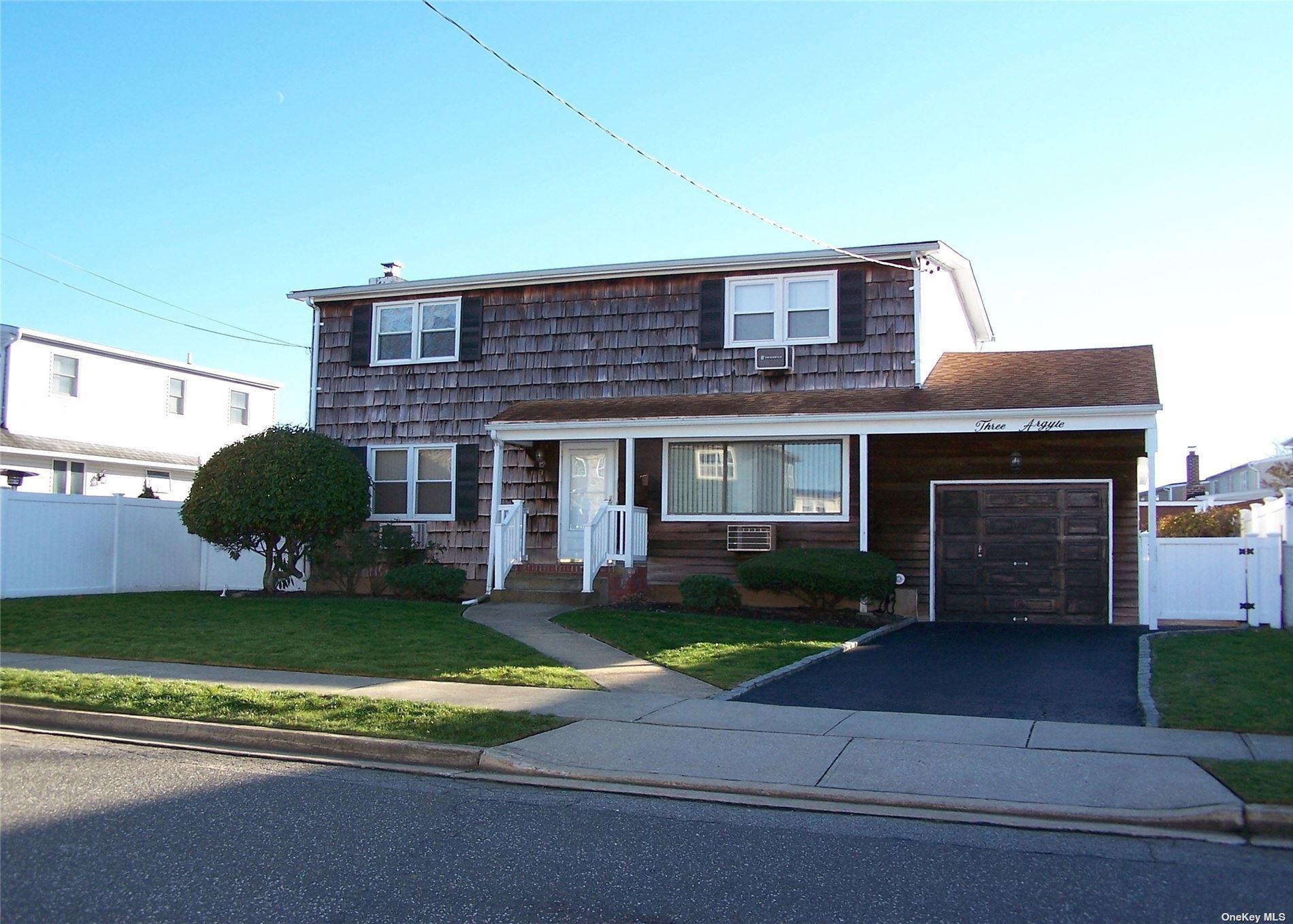 3 Argyle Lane, Massapequa, New York image 1