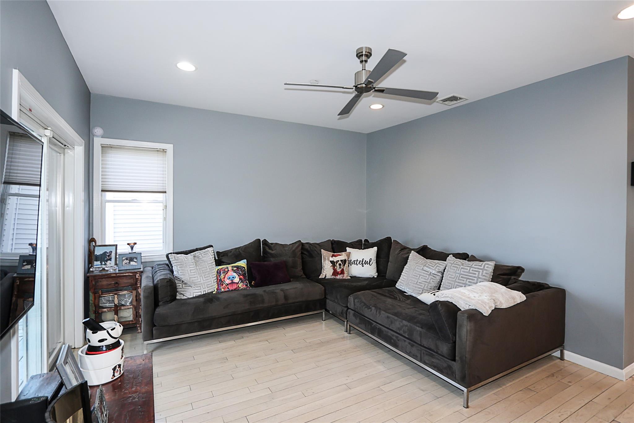 255 W Pine Street, Long Beach, New York image 25