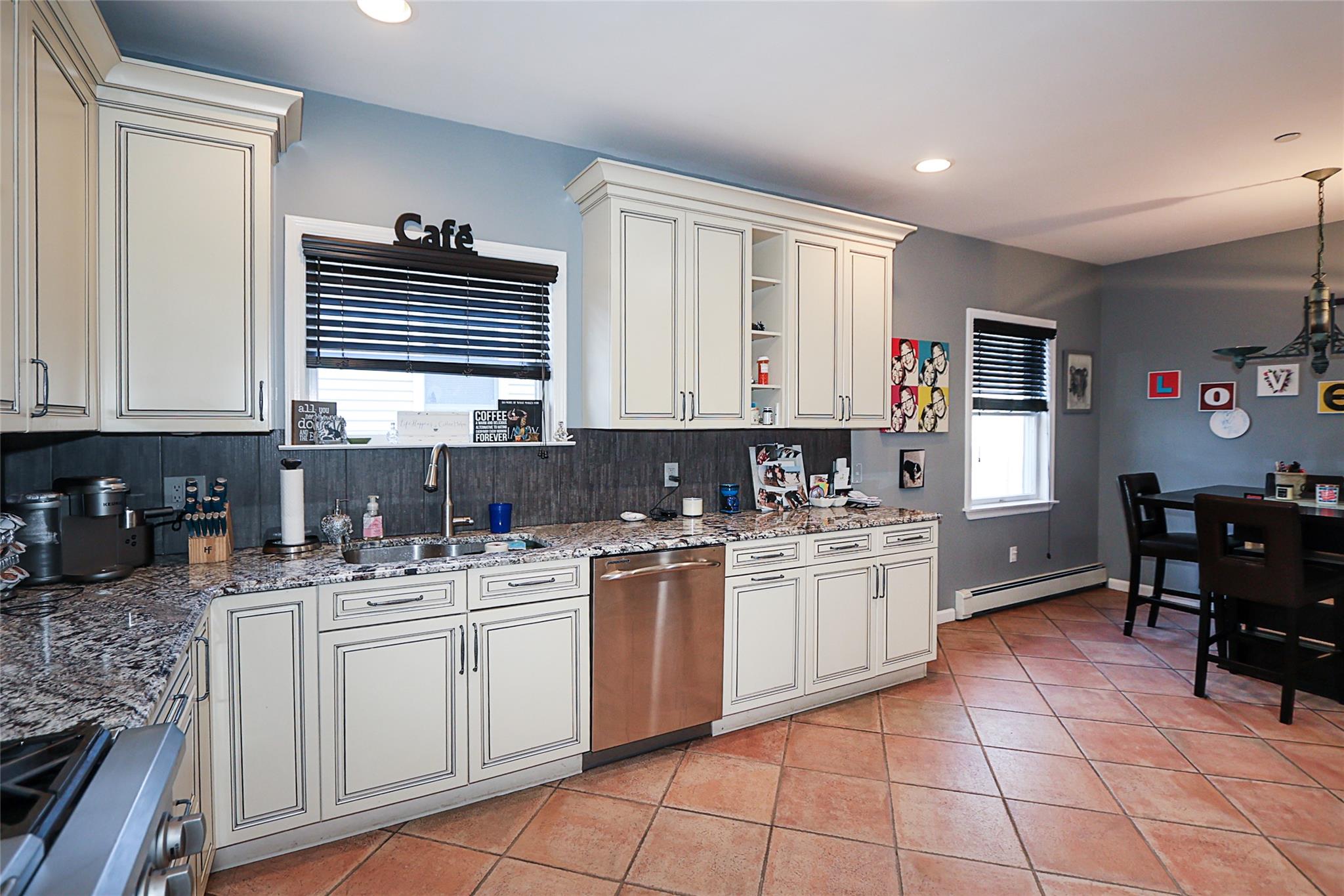 255 W Pine Street, Long Beach, New York image 26