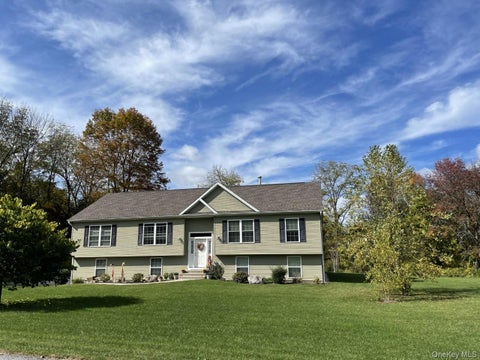 Homes For Sale - 34 Palmer Circle<br/> Poughquag, NY 12570