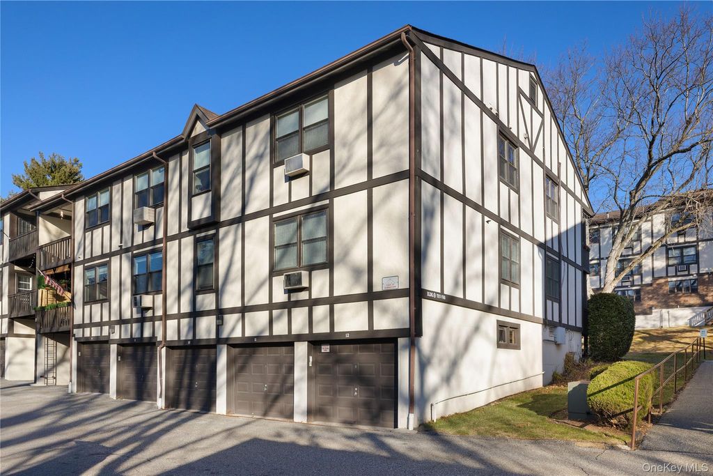 Photo of 765 Sierra Vista Lane, Valley Cottage, NY 10989 (MLS # 944122)