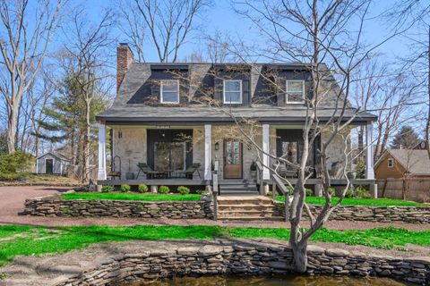 9 Bittner Lane Centerport NY 11721