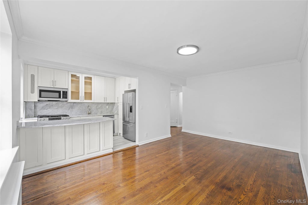 Photo of 141-39 78th Road #2P, Kew Garden Hills, NY 11367 (MLS # 1047913)