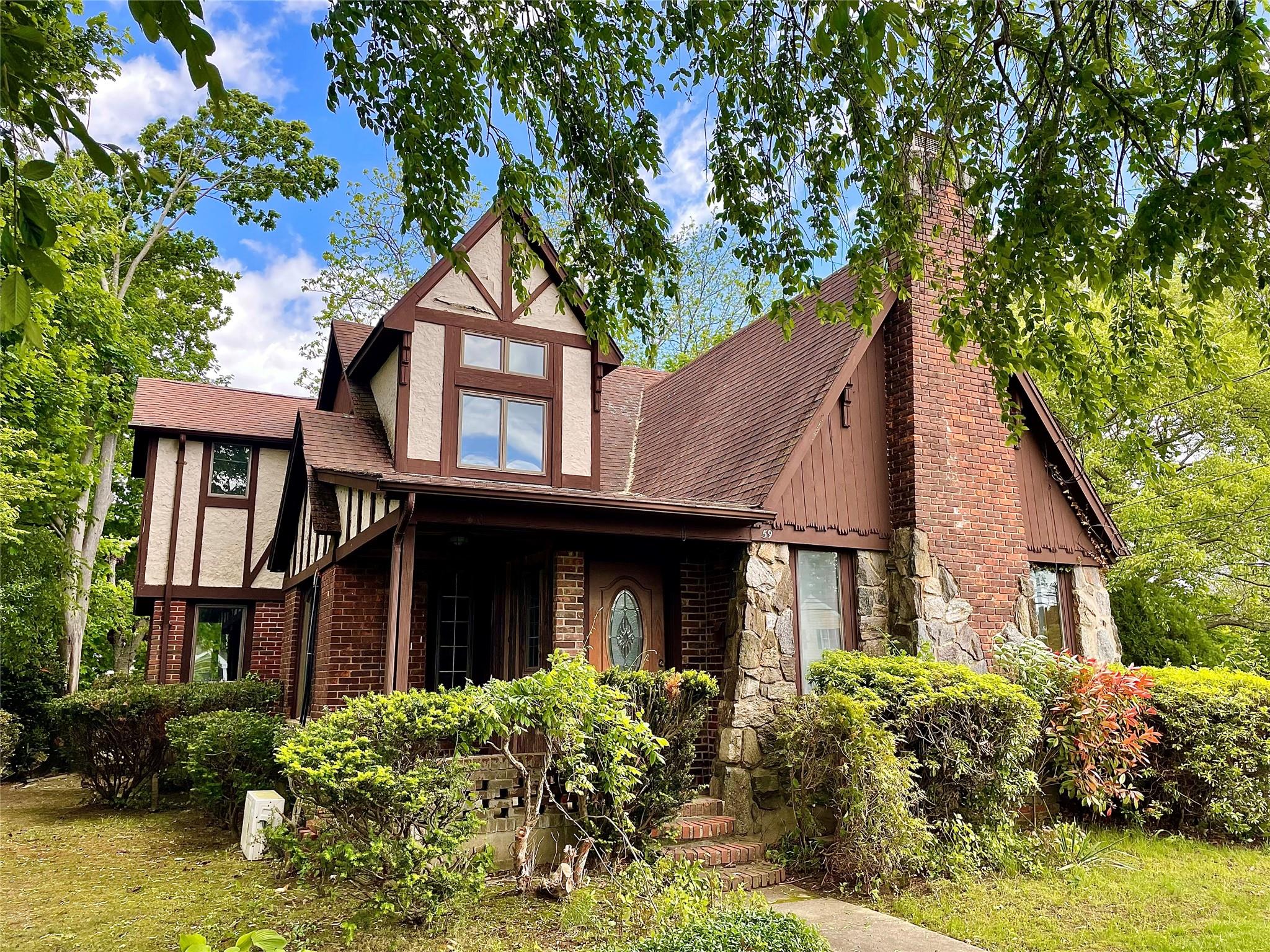 59 Sunset Road, Bay Shore, New York image 2
