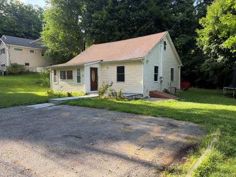 Homes For Sale - 4 South Street<br/> Putnam County, Putnam Valley, NY 10579