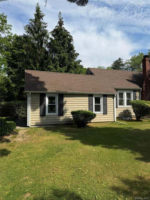 Photo of 15 Ingersoll Street, Huntington Station, NY 11746 (MLS # 1010063)