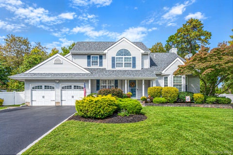 Photo of 9 Alyssa Court, Holbrook, NY 11741 (MLS # 1061654)