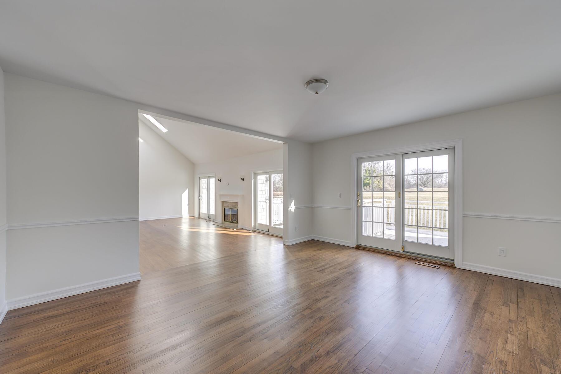 22 Beechwood Court, Glen Cove, New York image 7