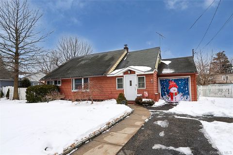 48 Pine Street Hicksville NY 11801