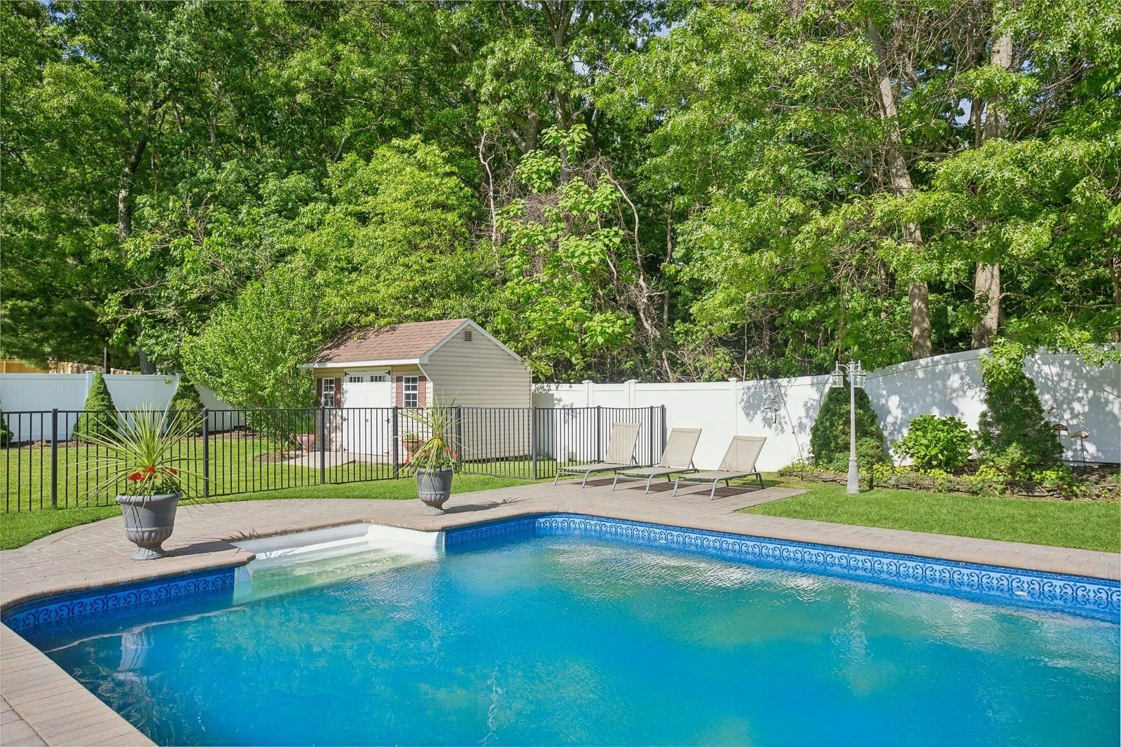 55 Jackson Avenue, Sound Beach, New York image 13