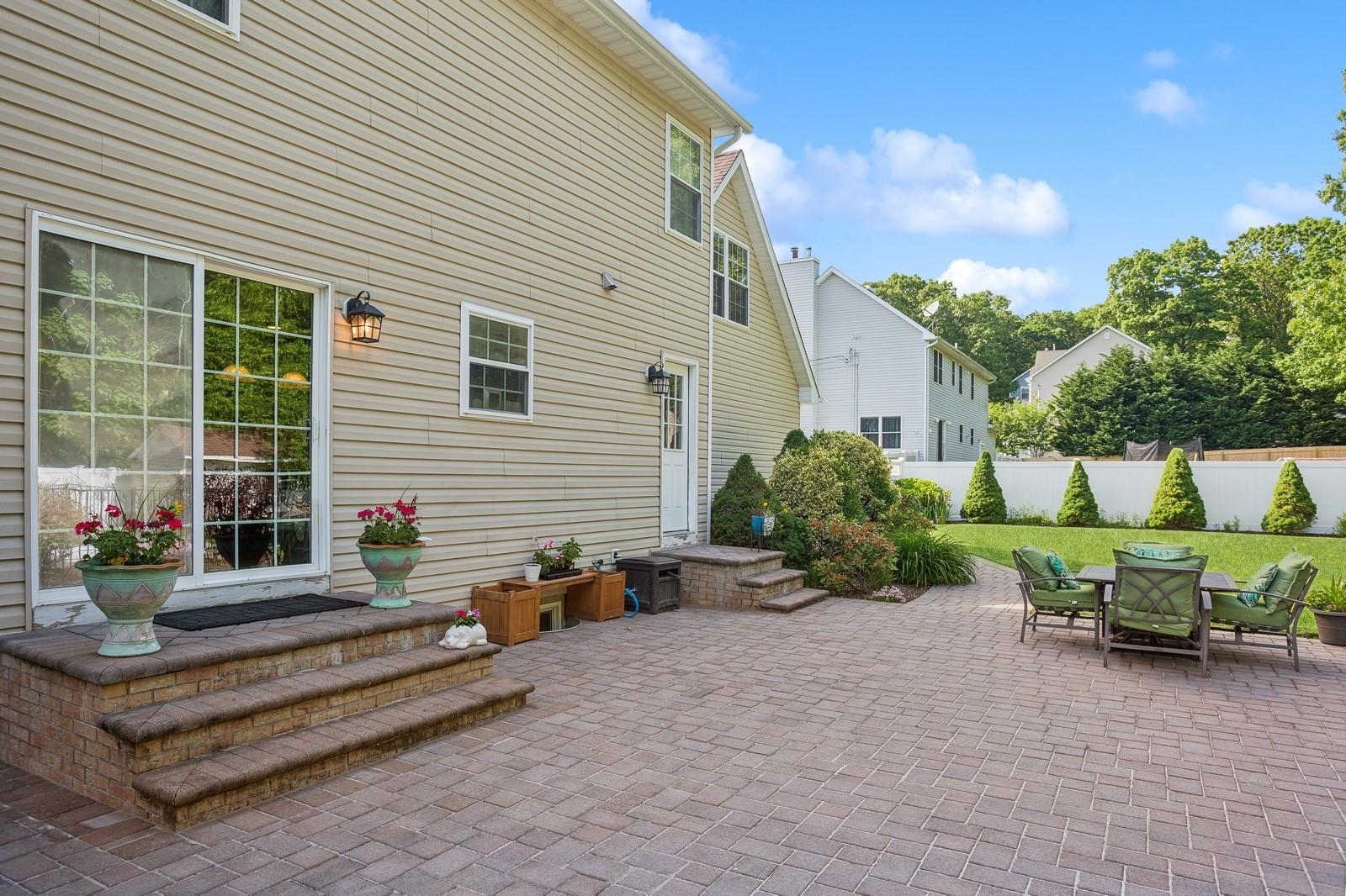 55 Jackson Avenue, Sound Beach, New York image 21