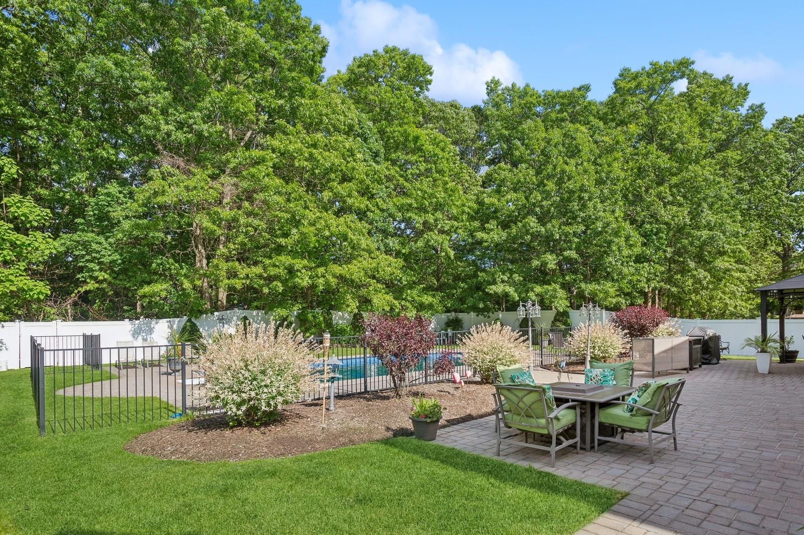 55 Jackson Avenue, Sound Beach, New York image 10