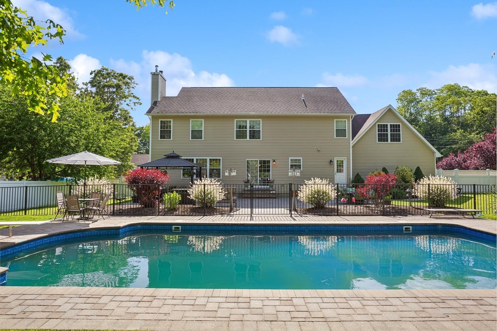 55 Jackson Avenue, Sound Beach, New York image 17