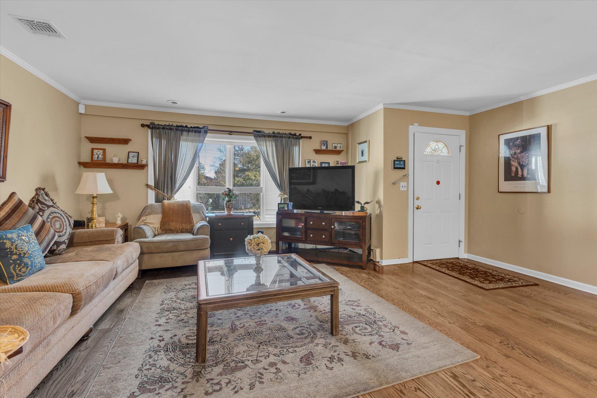 31 Birch Avenue, Huntington, New York image 2
