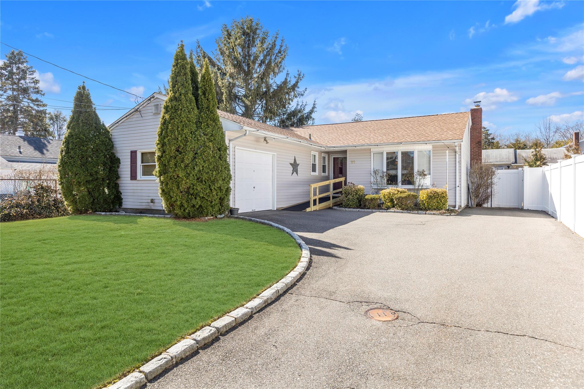 31 Birch Avenue, Huntington, New York image 14