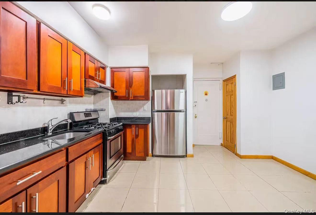 4018 Hampton Street 2D