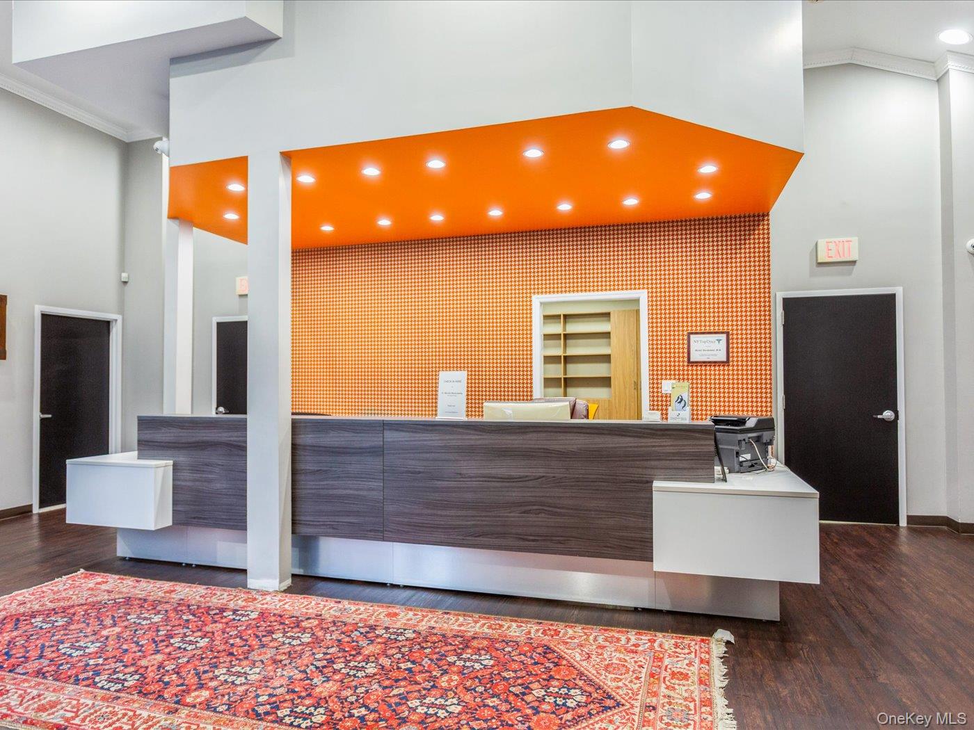 270 Doughty Boulevard