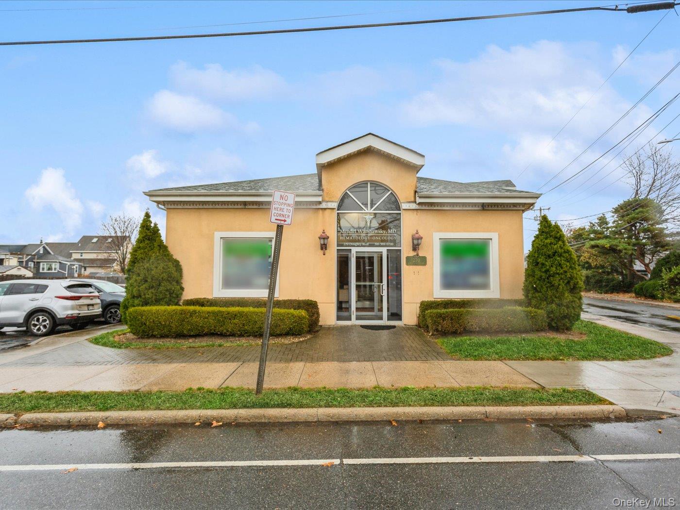 270 Doughty Boulevard