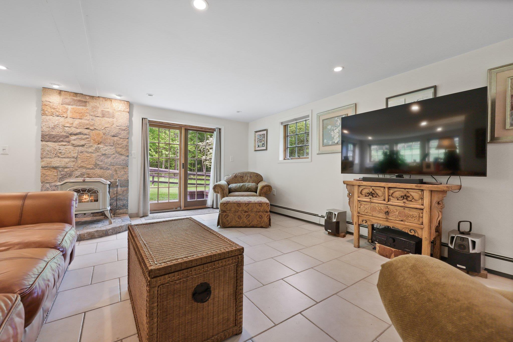 11 Larchmont Drive, Hopewell Junction, New York image 37