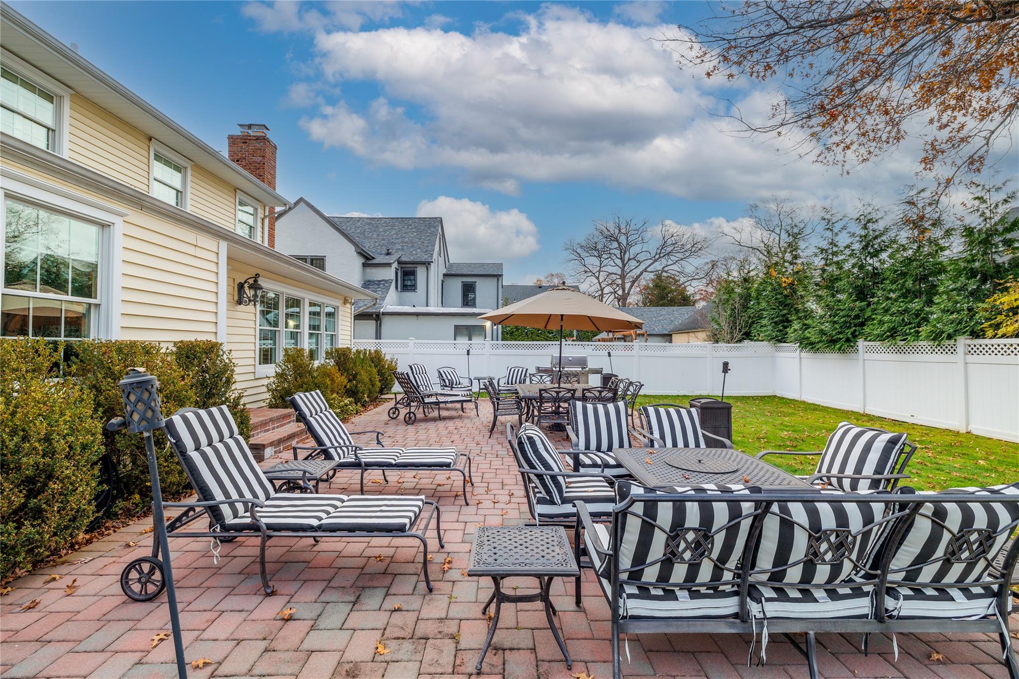 559 Hempstead Avenue, Rockville Centre, New York image 25