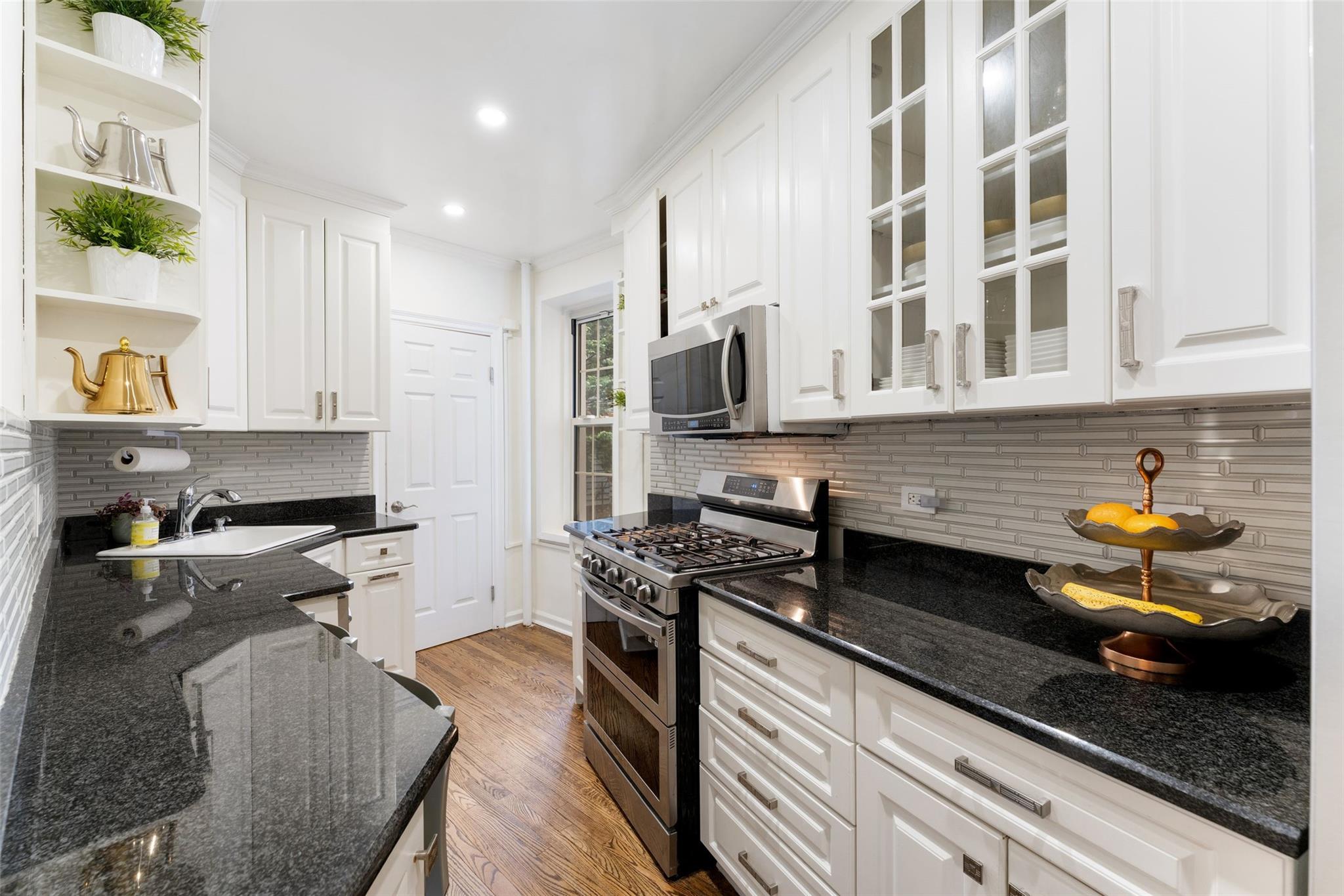 9 Midland Gardens #1D, Bronxville, New York image 7