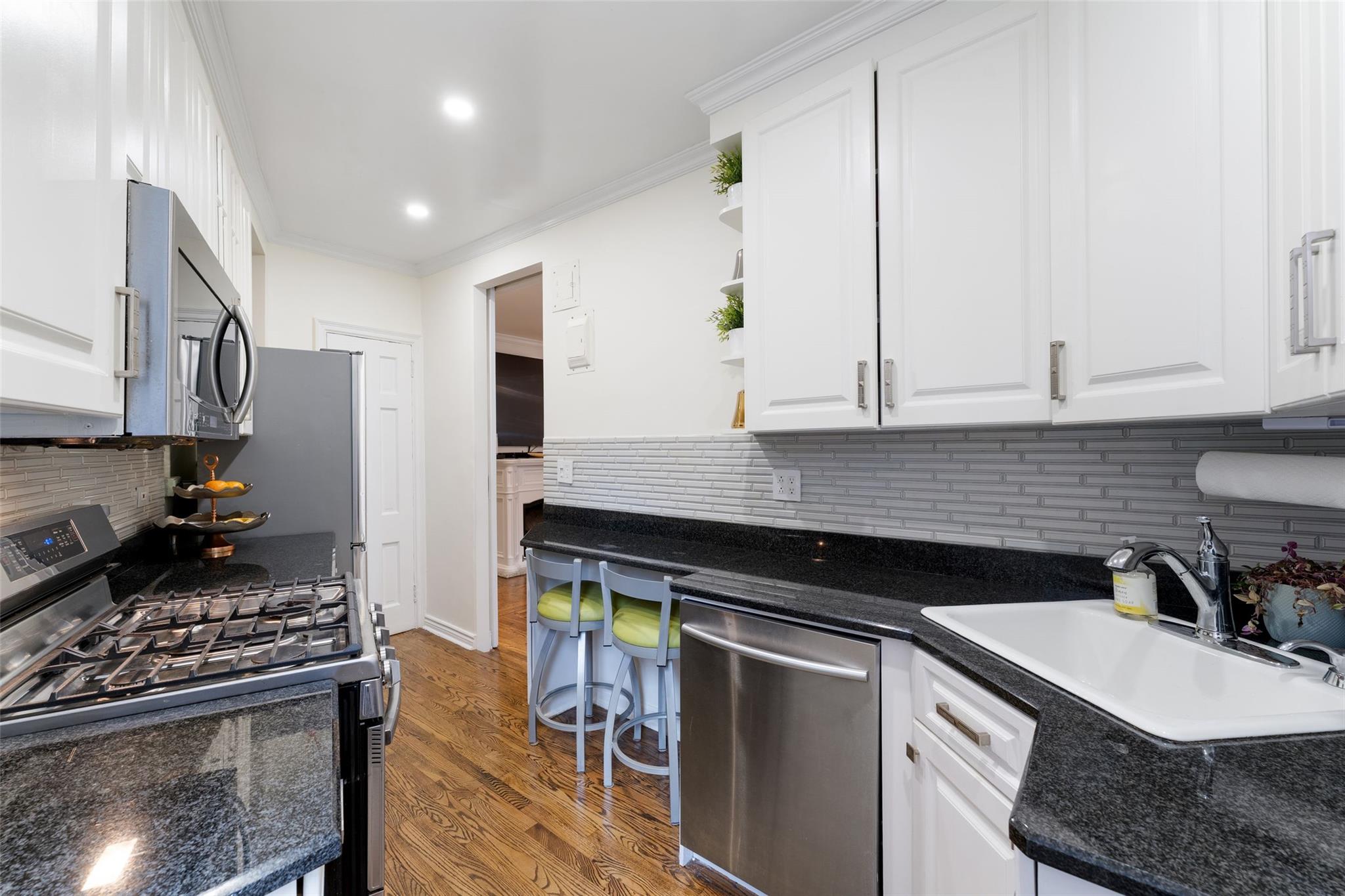 9 Midland Gardens #1D, Bronxville, New York image 8