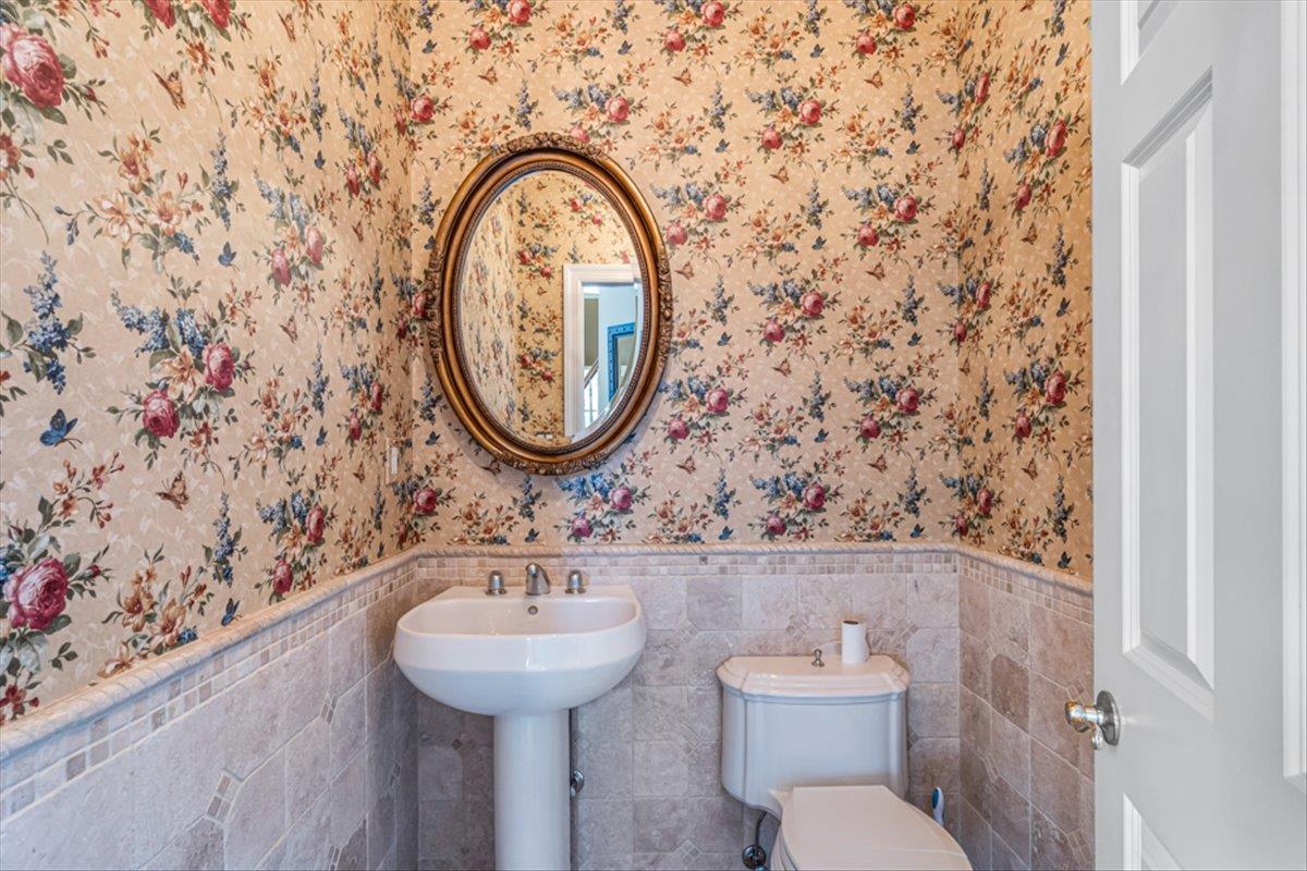 22 Turnberry Court, Dix Hills, New York image 3