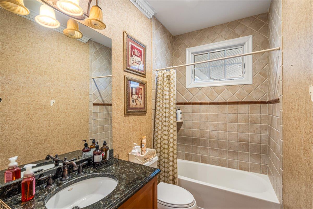 22 Turnberry Court, Dix Hills, New York image 5