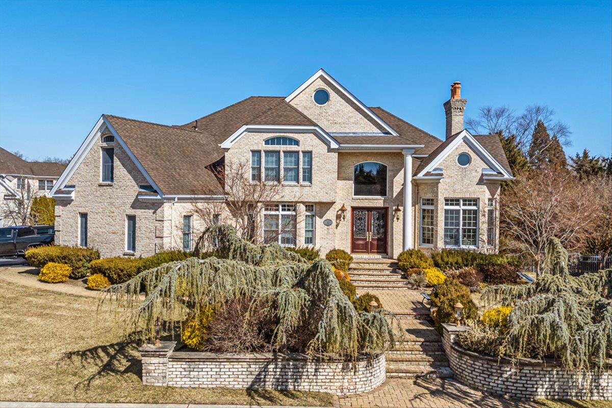 22 Turnberry Court, Dix Hills, New York image 1