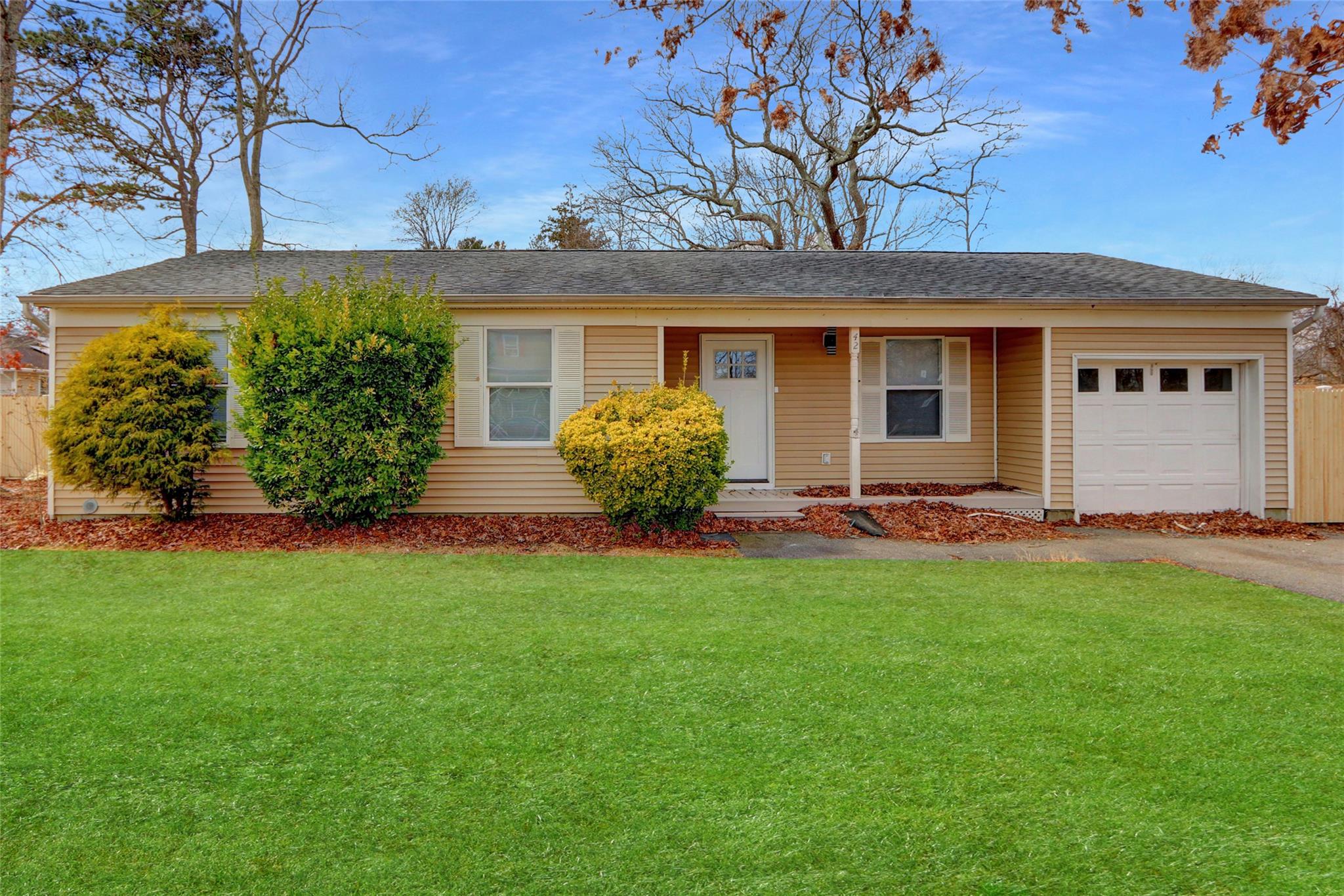 42 Leaf Avenue, Central Islip, New York image 10