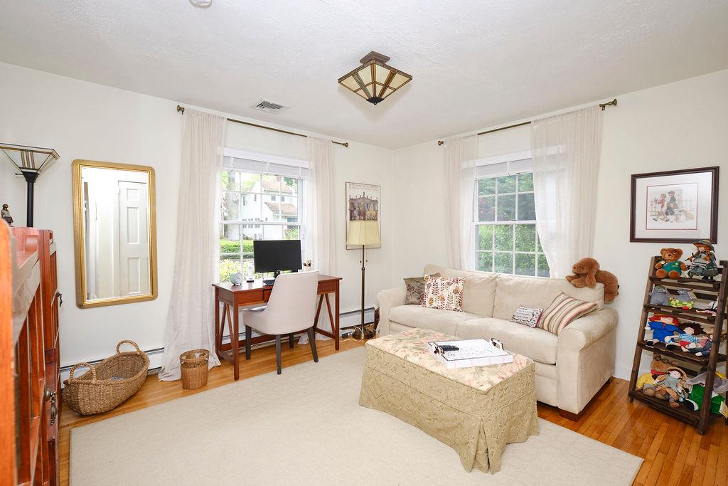 28 Rose Ave Ave, Great Neck, New York image 10