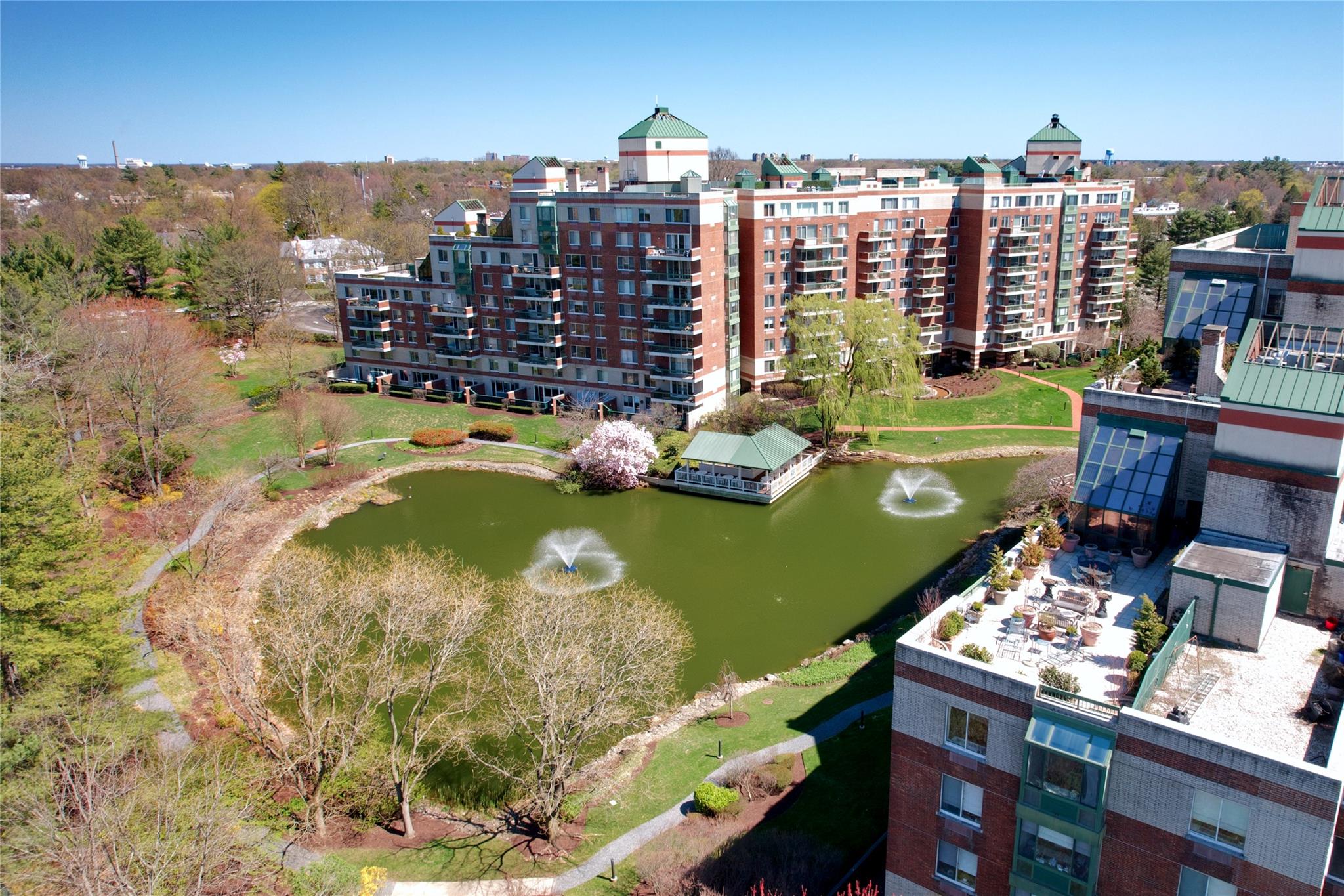 111 Cherry Valley Avenue #PH3, Garden City, New York image 46