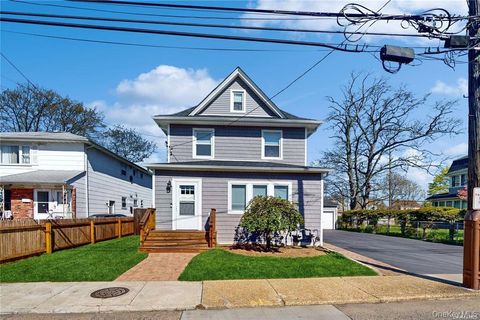 Multifamily For Sale - 386 Mulry Lane<br/> Lawrence, NY 11559