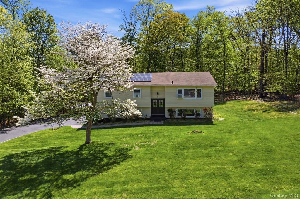 Photo of 21 Denver Drive, New City, NY 10956 (MLS # 996866)