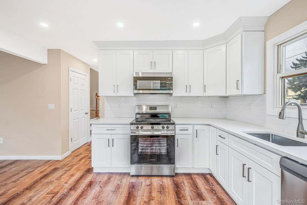 Photo of 532 French Avenue, North Babylon, NY 11703 (MLS # 1033104)