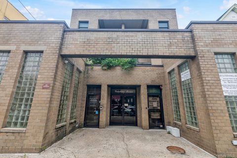 Condo For Sale - 5536 69th Place #R3<br/> Maspeth, NY 11378