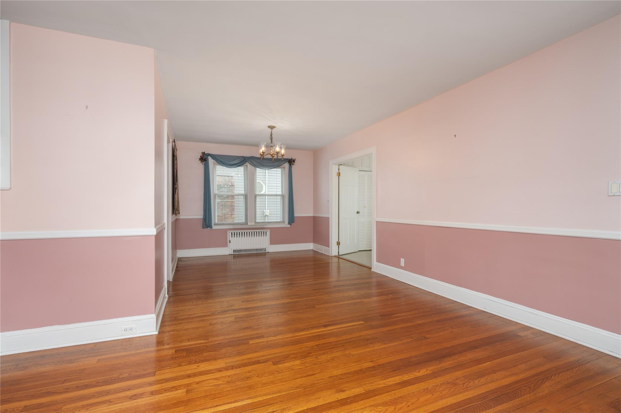 61 Dartmouth Street, Williston Park, New York image 4