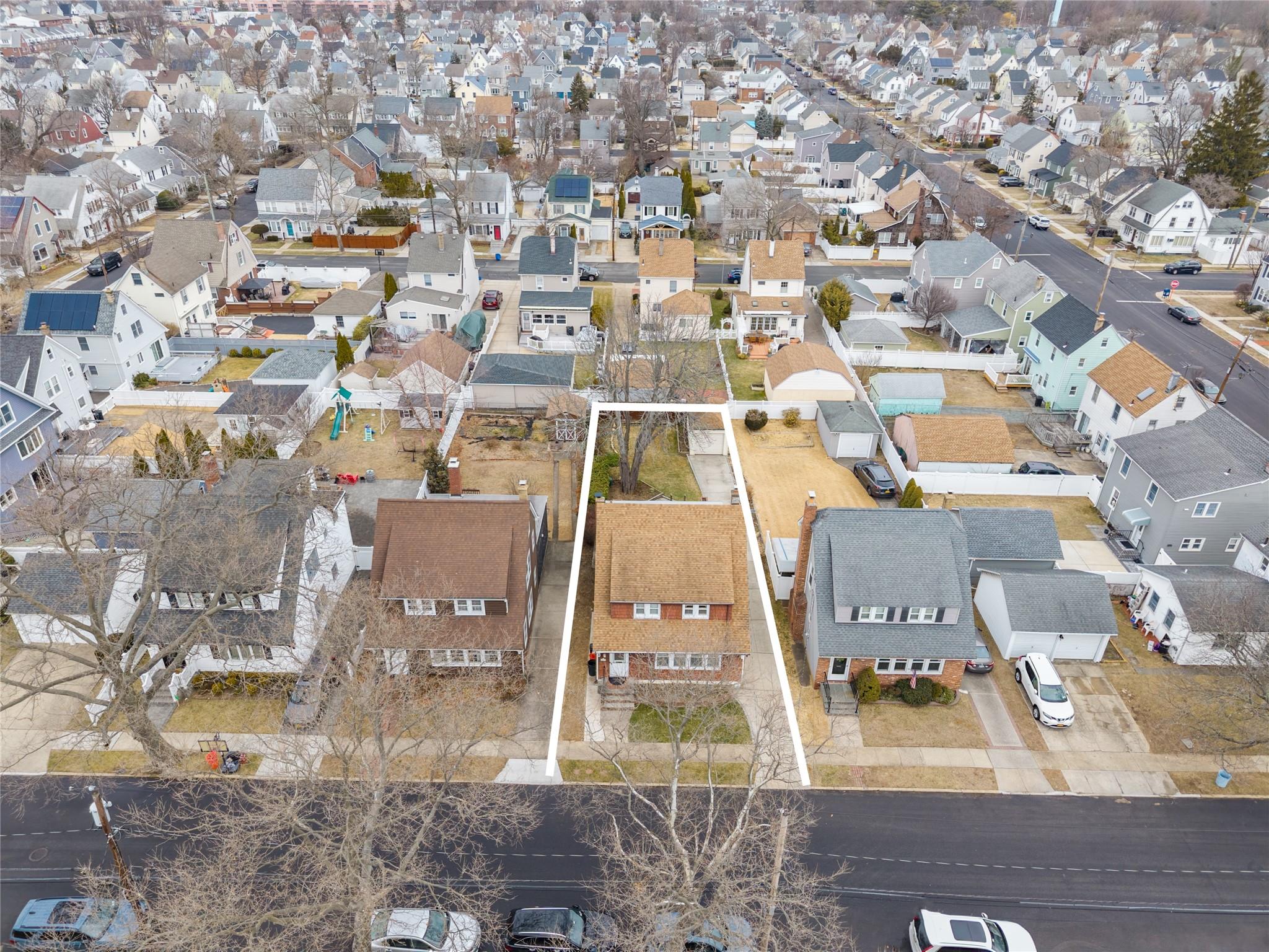 61 Dartmouth Street, Williston Park, New York image 25