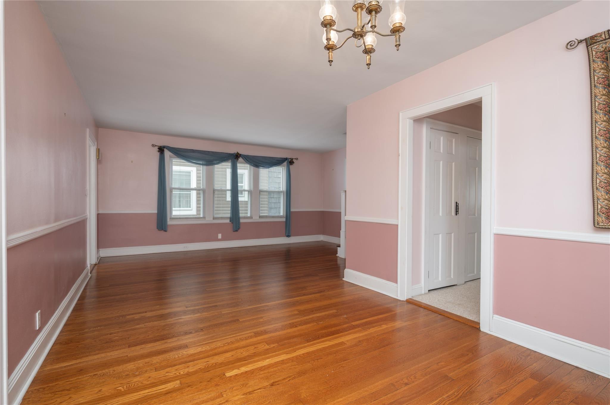 61 Dartmouth Street, Williston Park, New York image 7