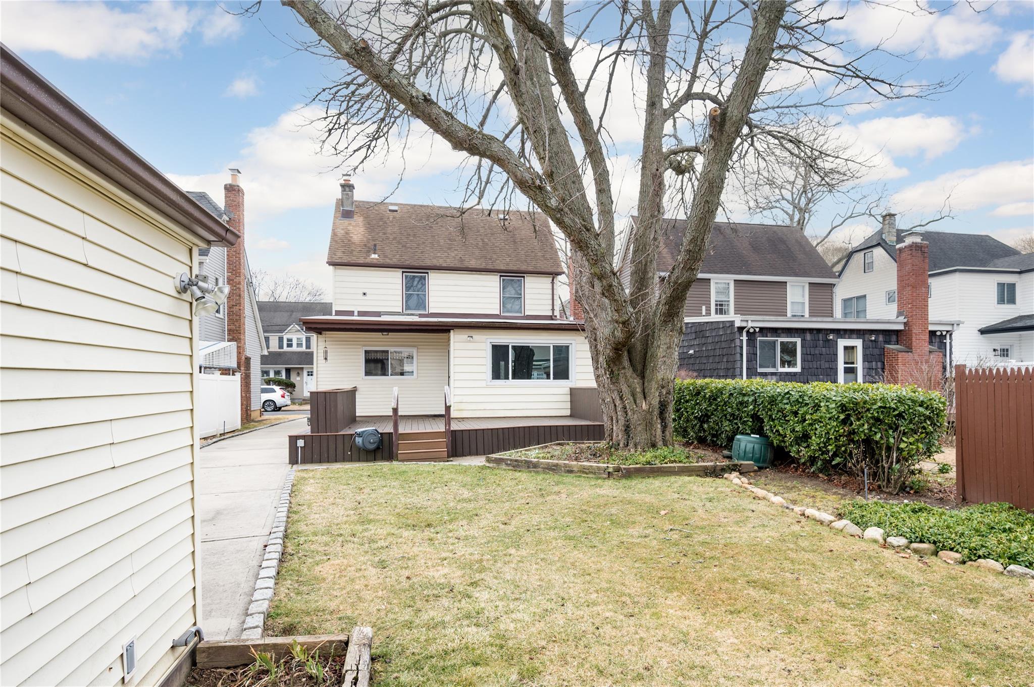 61 Dartmouth Street, Williston Park, New York image 21
