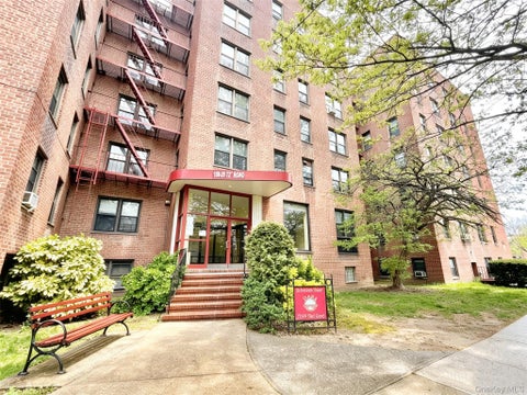 Homes For Sale - 150-29 72nd Road Rd #3A<br/> Flushing, NY 11367