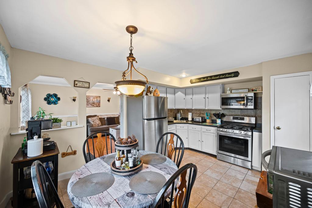 133 Parkwood Drive, Shirley, New York image 10