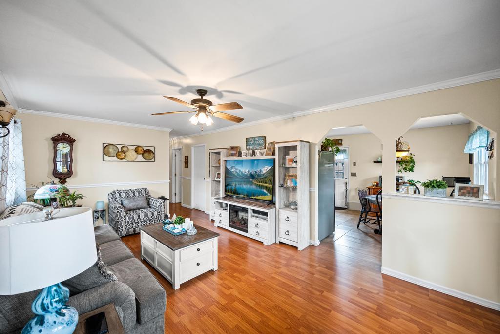 133 Parkwood Drive, Shirley, New York image 6