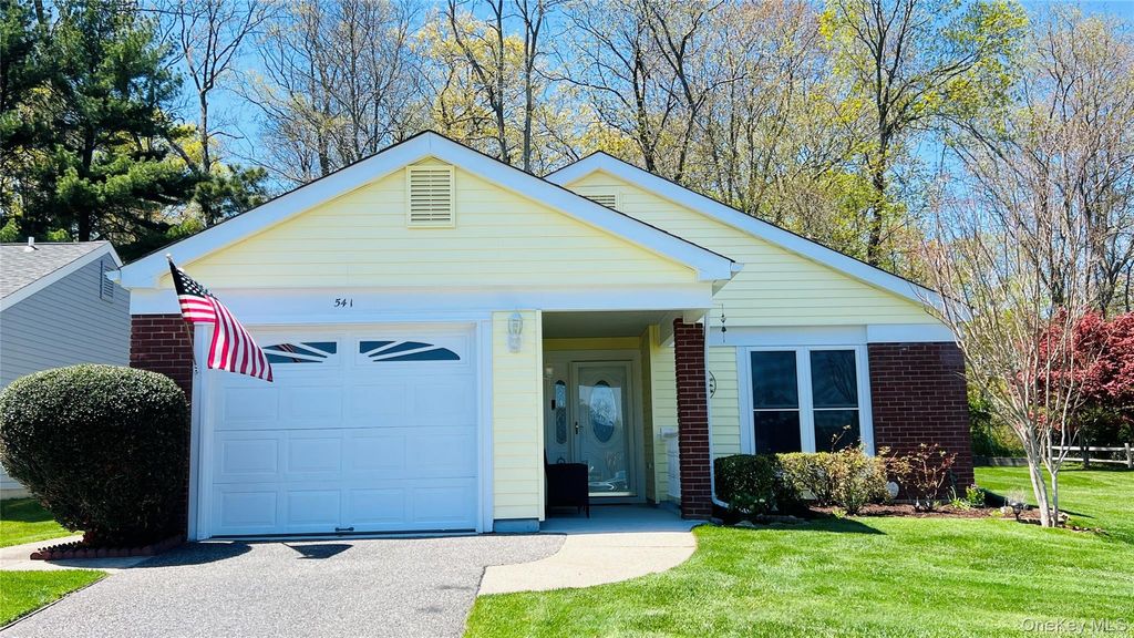 Photo of 541 Stratford Lane, Ridge, NY 11961 (MLS # 994635)