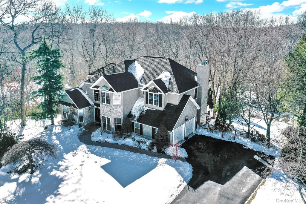 Photo of 5 Frost Valley Road, Mount Sinai, NY 11766 (MLS # 962258)