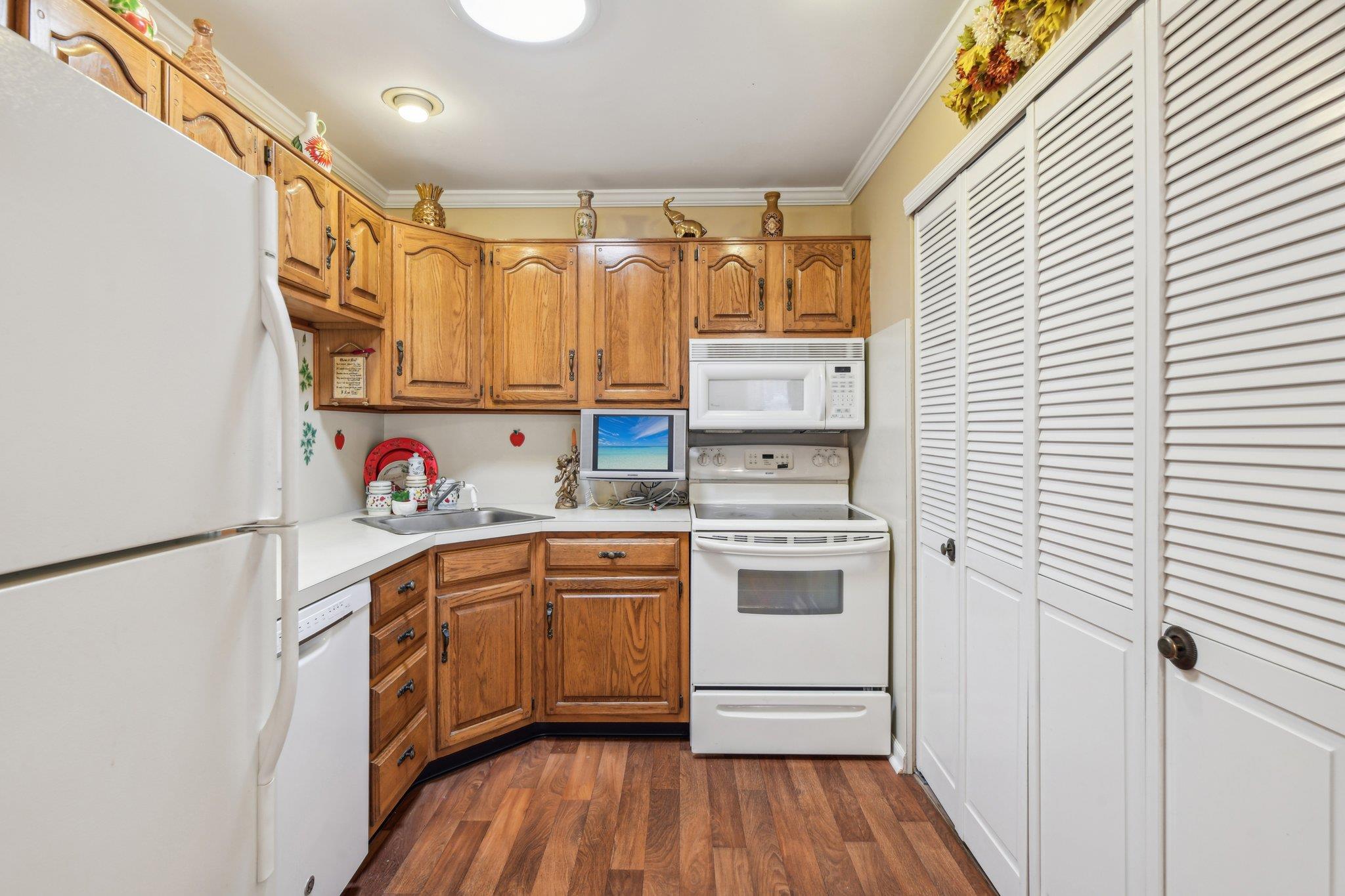 191 Knolls Drive, Stony Brook, New York image 9