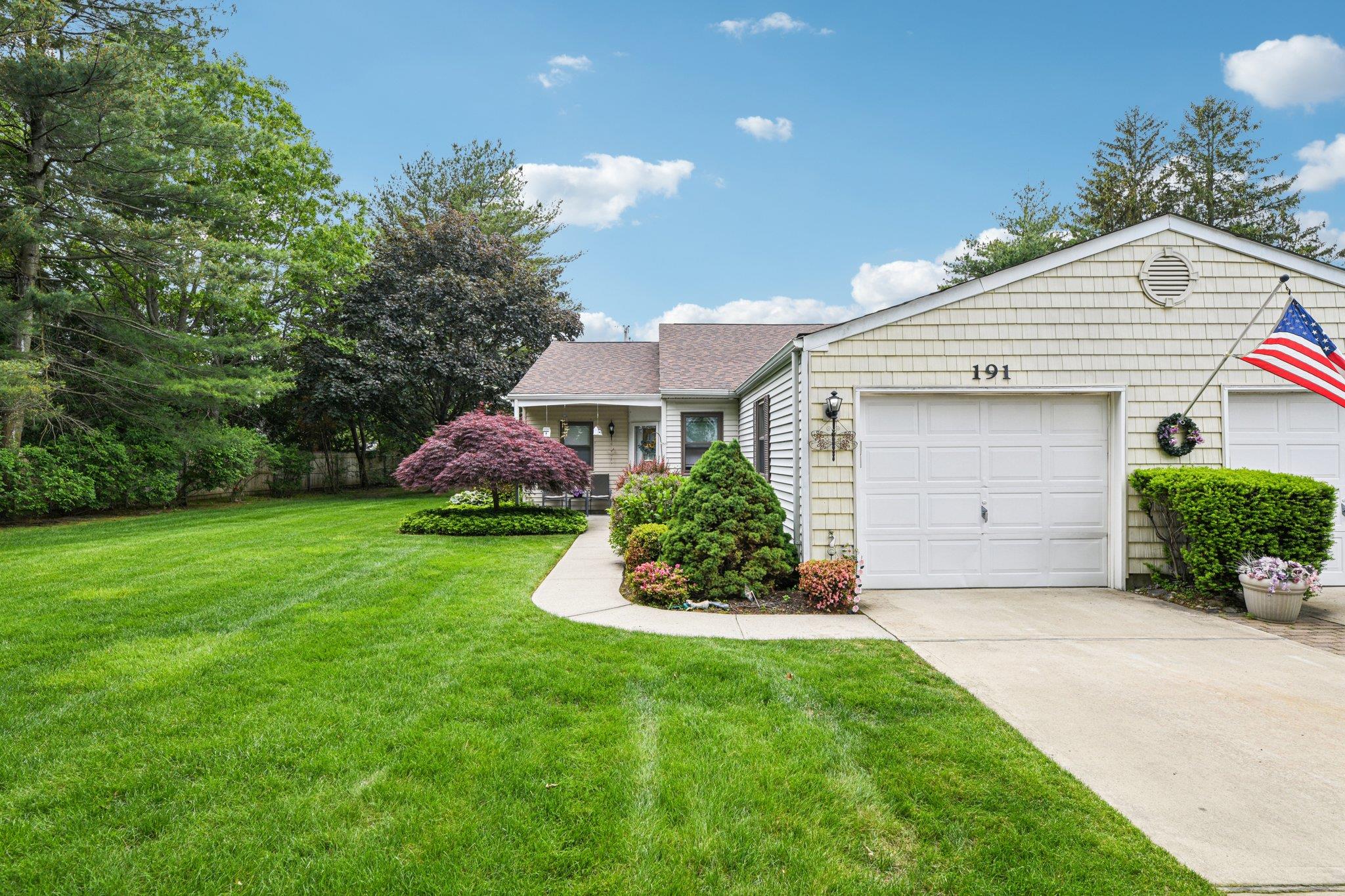 191 Knolls Drive, Stony Brook, New York image 4