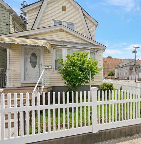Homes For Sale - 115-02 120th Street<br/> Queens County, South Ozone Park, NY 11420